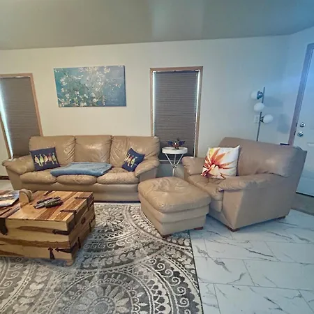 Private Home With Amazing Mountain Views-Two Bedroom And Two Bath